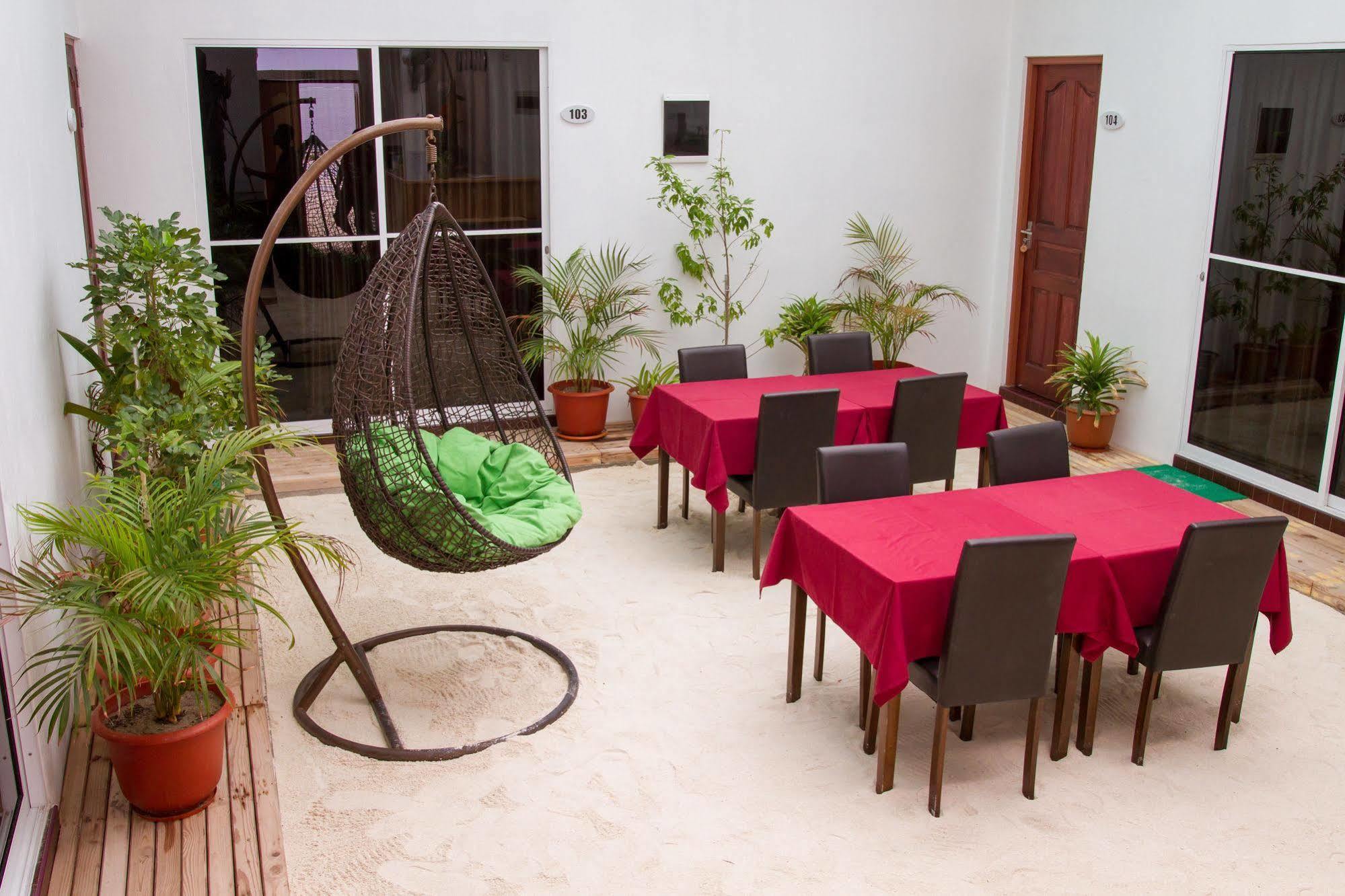Royal Pearl Inn Maafushi Ngoại thất bức ảnh